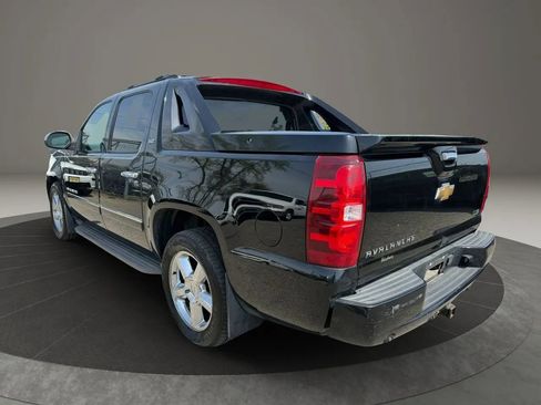 Used 2011 Chevrolet Avalanche LTZ image 7