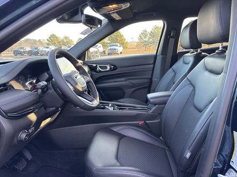 New 2026 Jeep Compass Latitude image 11