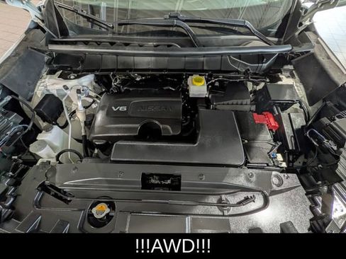 Used 2022 Nissan Pathfinder SV AWD/4WD image 24
