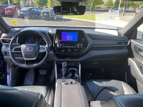 Certified 2025 Toyota Highlander XSE AWD/4WD image 20
