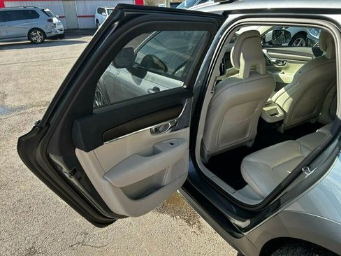 Used 2018 Volvo V90 T6 Cross Country image 12