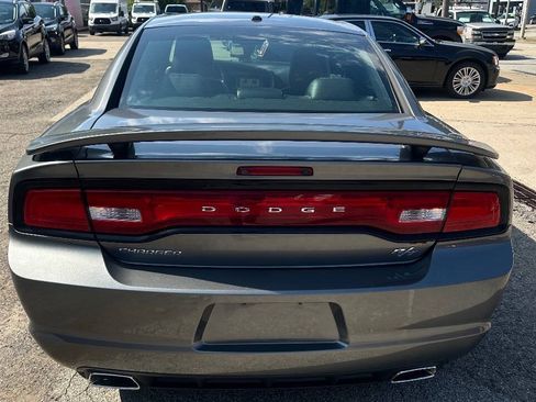 Used 2011 Dodge Charger R/T RWD image 4