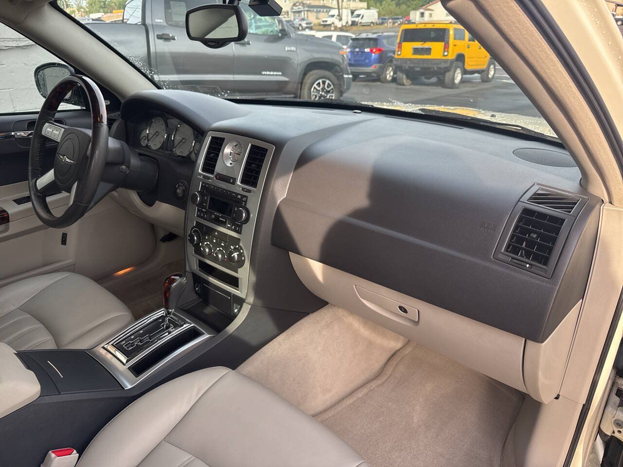 Used 2005 Chrysler 300 C w/ Sound Group II RWD image 28