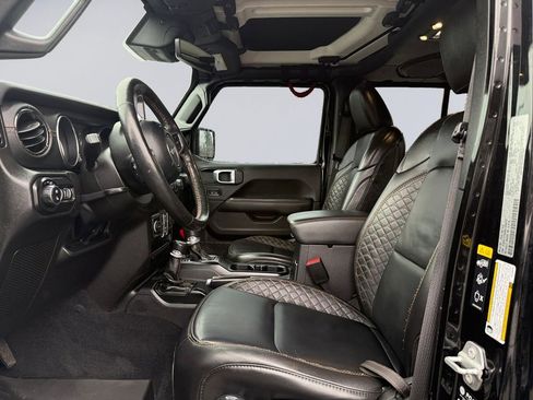 Used 2022 Jeep Gladiator Overland image 10