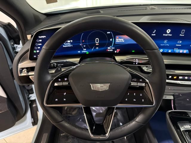 Used 2024 Cadillac Lyriq Luxury RWD image 13