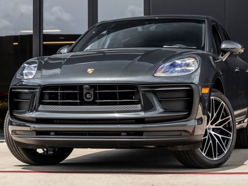 Certified 2026 Porsche Macan AWD/4WD image 7