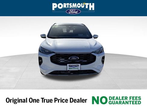 Used 2025 Ford Escape ST-Line Elite w/ Premium Technology Package image 9