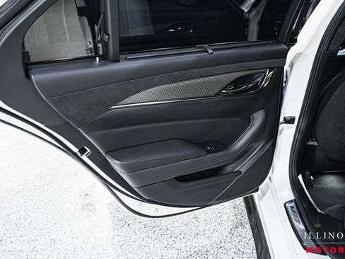 Used 2018 Cadillac CTS V w/ Carbon Fiber Package RWD image 31