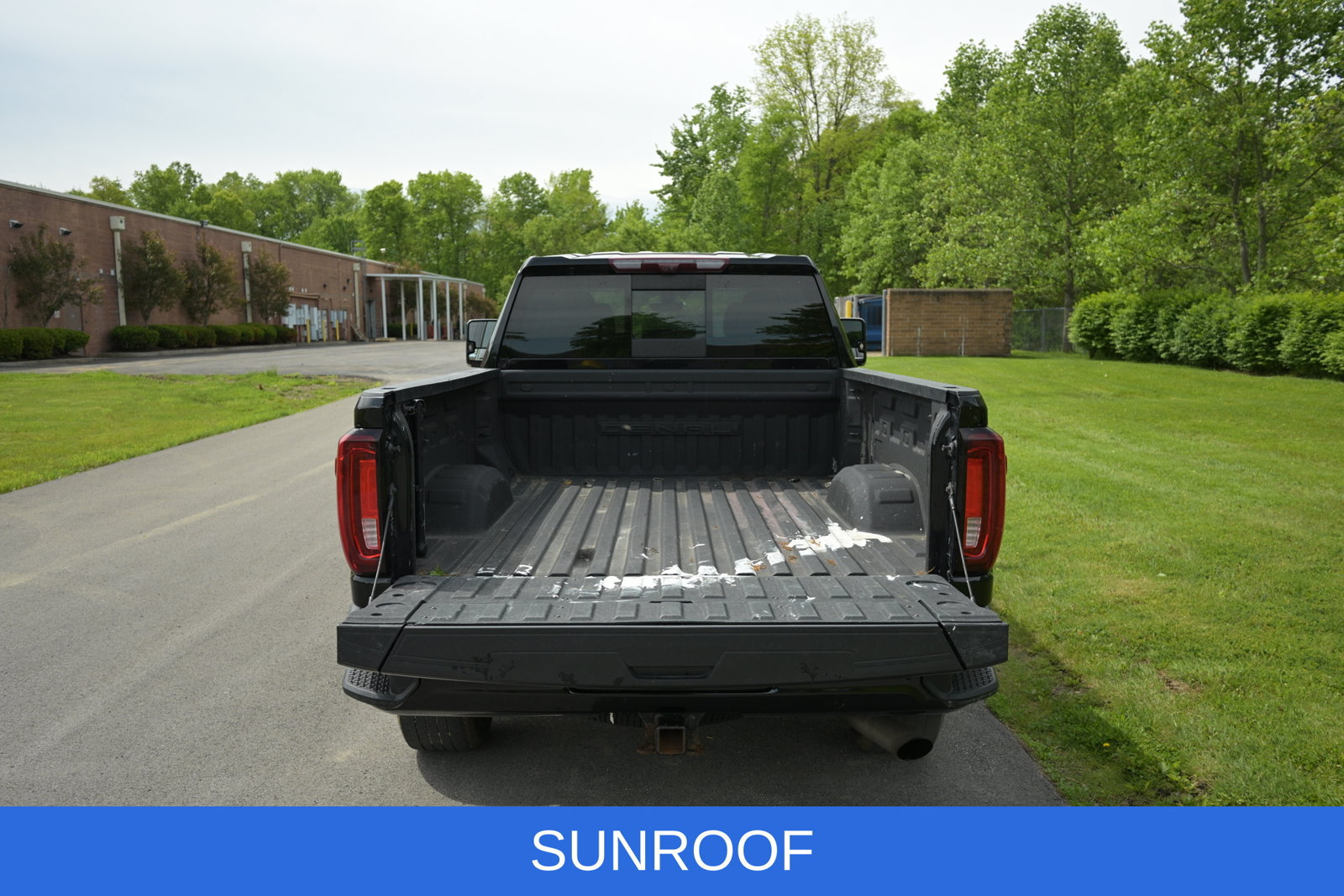 Used 2023 GMC Sierra 2500 Denali w/ Denali Ultimate Package AWD/4WD image 12
