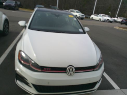 Used 2020 Volkswagen GTI Autobahn image 2