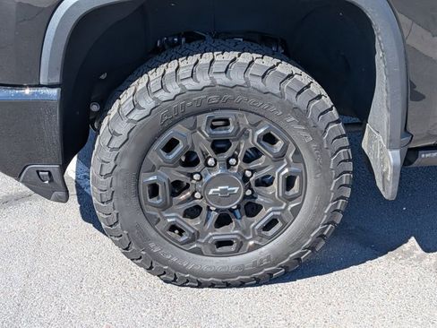 Used 2024 Chevrolet Silverado 2500 High Country w/ High Country Premium Package image 15