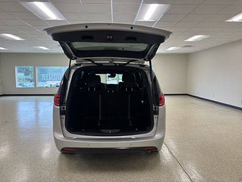 New 2026 Chrysler Pacifica Limited w/ S Appearance Package image 12
