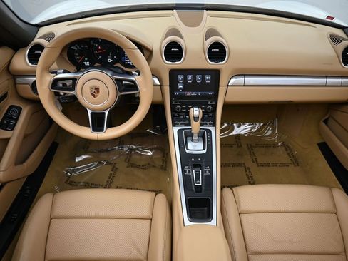 Certified 2017 Porsche 718 Boxster RWD image 6