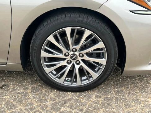 Used 2019 Lexus ES 350 w/ Premium Package FWD image 32