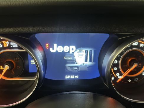 Used 2021 Jeep Gladiator Overland AWD/4WD image 19