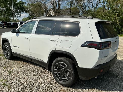 New 2026 Jeep Cherokee Laredo AWD/4WD image 10