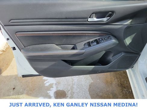 Used 2019 Nissan Altima 2.5 SR w/ SR Premium Package image 15