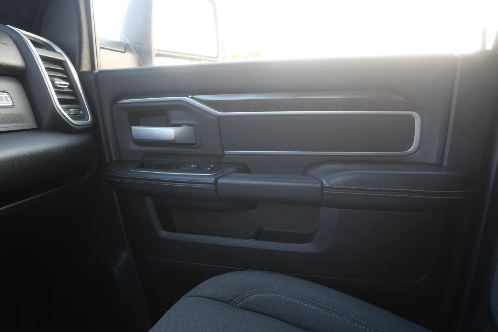 Used 2024 RAM 2500 Big Horn w/ Sport Appearance Package AWD/4WD image 28