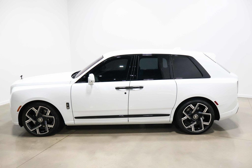 Used 2025 Rolls-Royce Cullinan Black Badge AWD/4WD image 18
