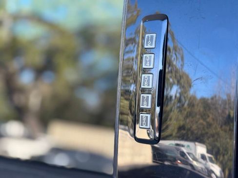 Used 2017 Ford F150 XLT w/ Equipment Group 302A Luxury image 12