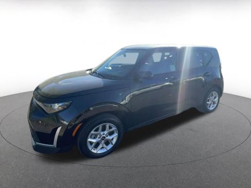 Used 2025 Kia Soul LX w/ LX Technology Package image 8