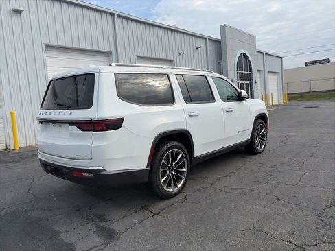 Used 2022 Jeep Wagoneer Series III w/ Premium Group I image 7