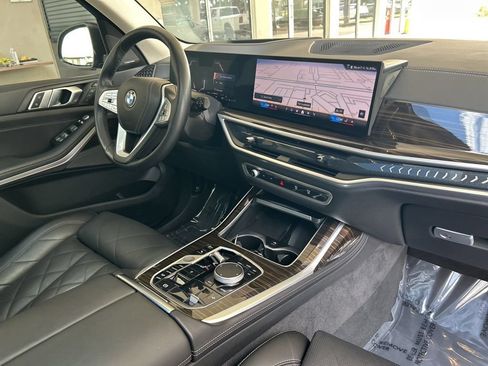 Used 2024 BMW X7 xDrive40i AWD/4WD image 30