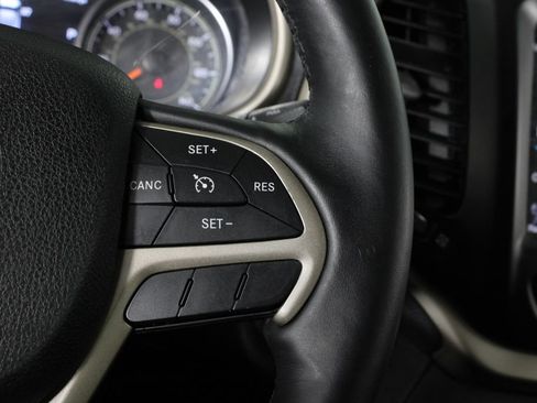 Used 2015 Jeep Cherokee Limited FWD image 27