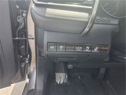 Used 2024 Toyota Camry SE w/ Cold Weather Package FWD image 16