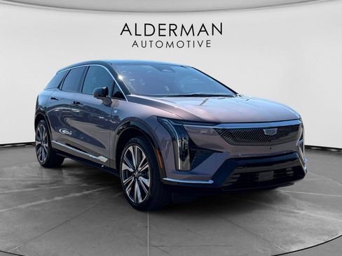 Used 2025 Cadillac Optiq Luxury 2 AWD/4WD image 7