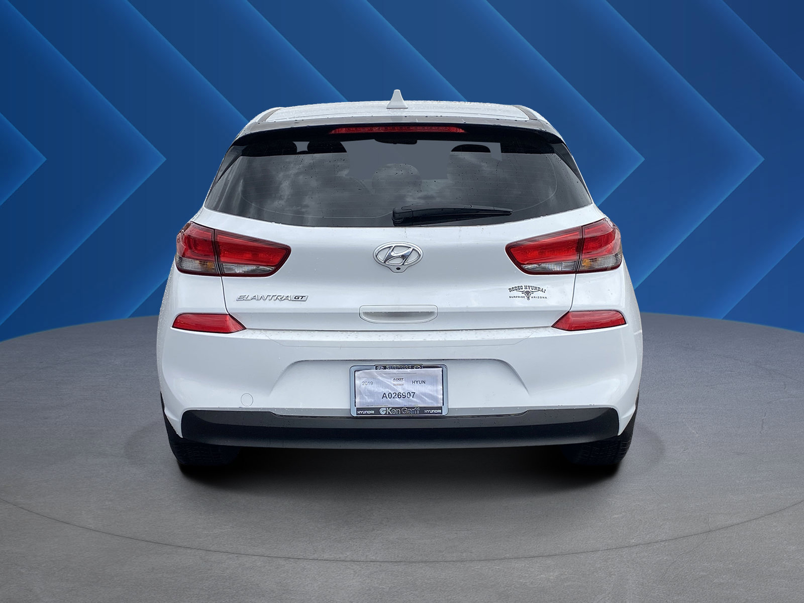 Used 2019 Hyundai Elantra GT FWD image 4