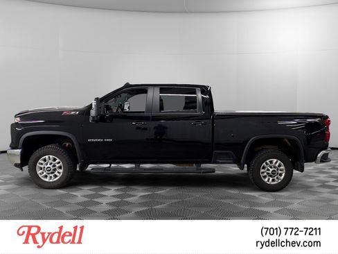 Used 2024 Chevrolet Silverado 2500 LT w/ Safety Package AWD/4WD image 2