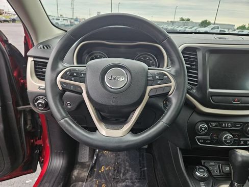Used 2015 Jeep Cherokee Limited w/ Luxury Group AWD/4WD image 13