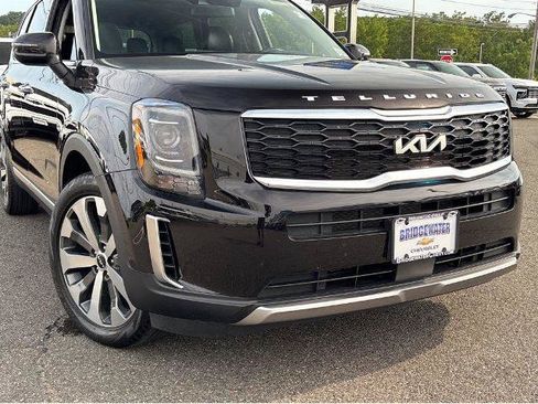 Used 2022 Kia Telluride S AWD/4WD image 2
