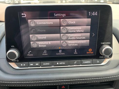 Used 2023 Nissan Rogue SV AWD/4WD image 32