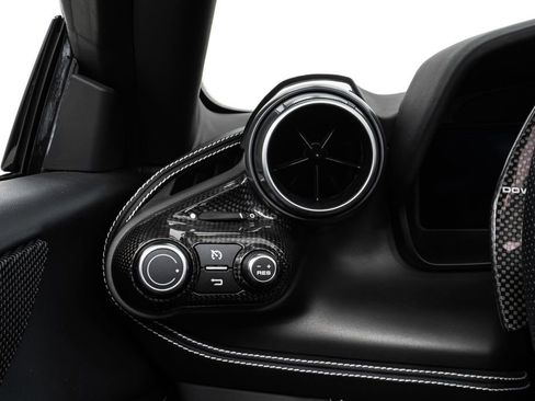 Used 2022 Ferrari F8 Tributo image 28