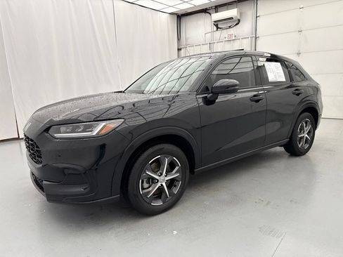 Used 2025 Honda HR-V EX-L image 3