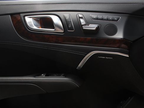 Used 2019 Mercedes-Benz SL 450 w/ Premium Package image 43