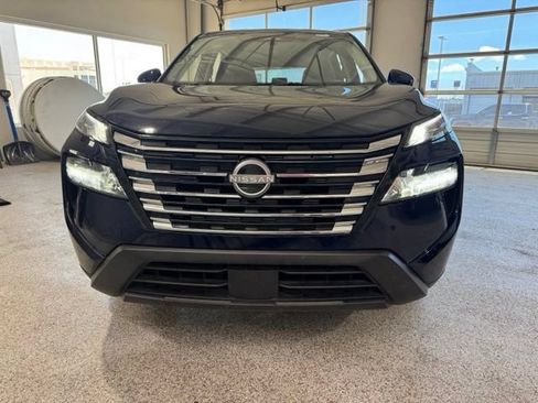Used 2025 Nissan Rogue SV FWD image 9