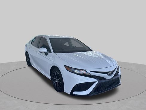 Used 2024 Toyota Camry SE FWD image 15