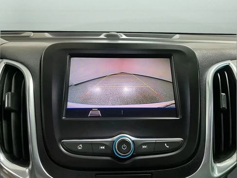Used 2020 Chevrolet Equinox LS FWD image 22