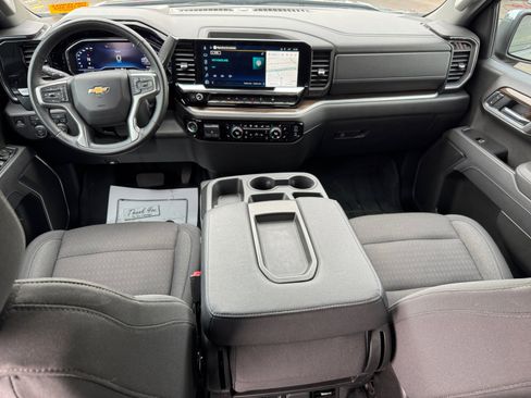 Used 2025 Chevrolet Silverado 1500 LT image 22