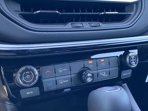 New 2026 Jeep Compass Latitude AWD/4WD image 22