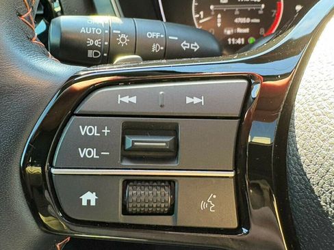 Used 2023 Honda Pilot TrailSport image 14