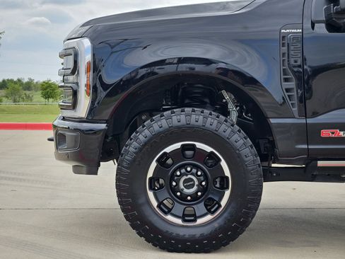 Used 2025 Ford F250 Platinum w/ Tremor Off-Road Package AWD/4WD image 11