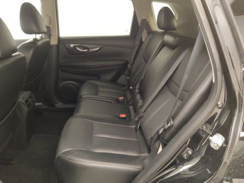 Used 2019 Nissan Rogue SL w/ Premium Package image 18