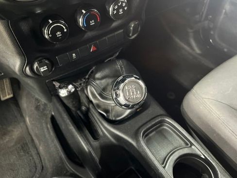 Used 2016 Jeep Wrangler Sport w/ Connectivity Group AWD/4WD image 44