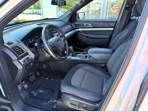 Used 2017 Ford Explorer XLT AWD/4WD image 17