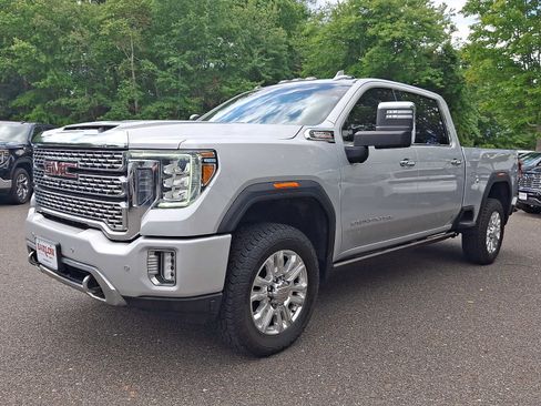 Used 2022 GMC Sierra 3500 Denali w/ Denali Ultimate Package AWD/4WD image 3