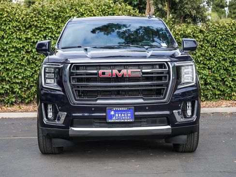 Used 2024 GMC Yukon SLT AWD/4WD image 2